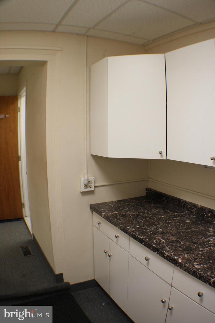 2205 Mount Carmel Ave Property Photo 16