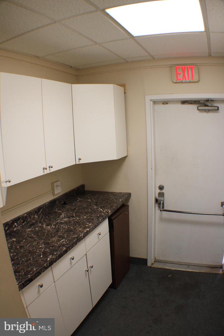 2205 Mount Carmel Ave Property Photo 17