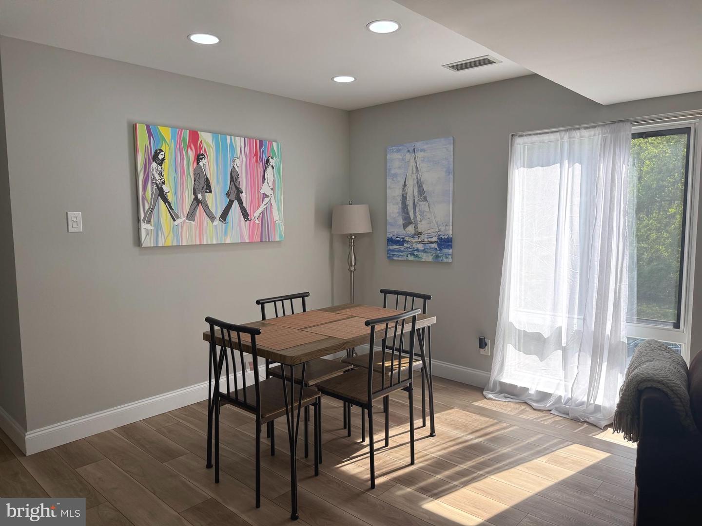 1750 Oakwood Ter #16c Property Photo 10