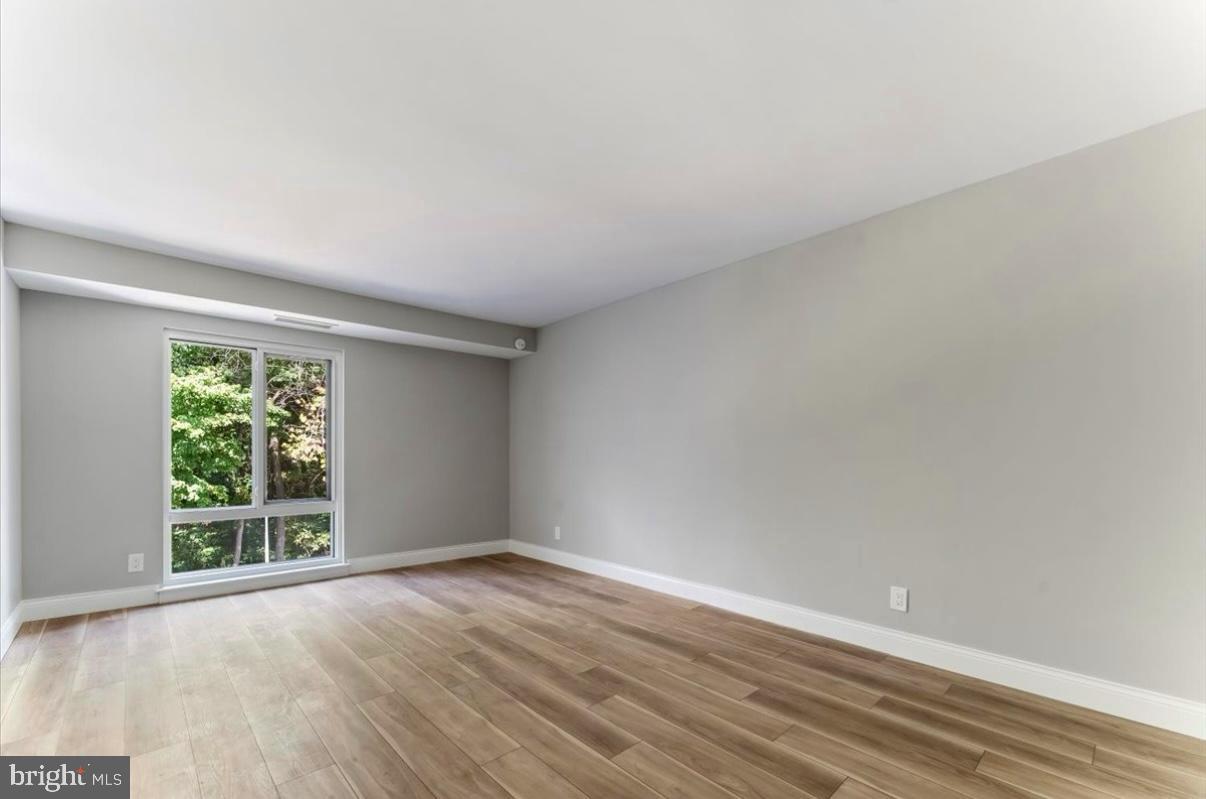 1750 Oakwood Ter #16c Property Photo 14