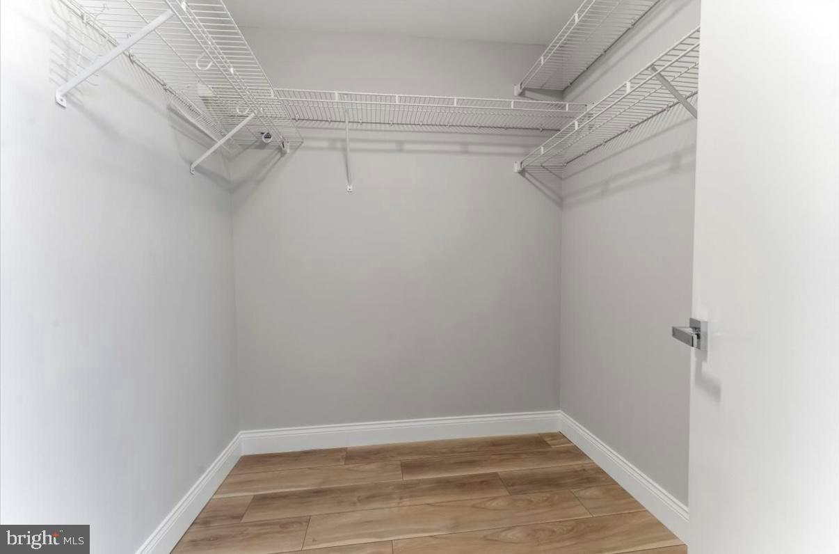 1750 Oakwood Ter #16c Property Photo 19