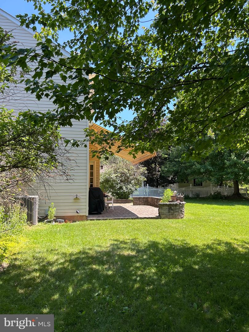 11 Kendall Ln Property Photo 6