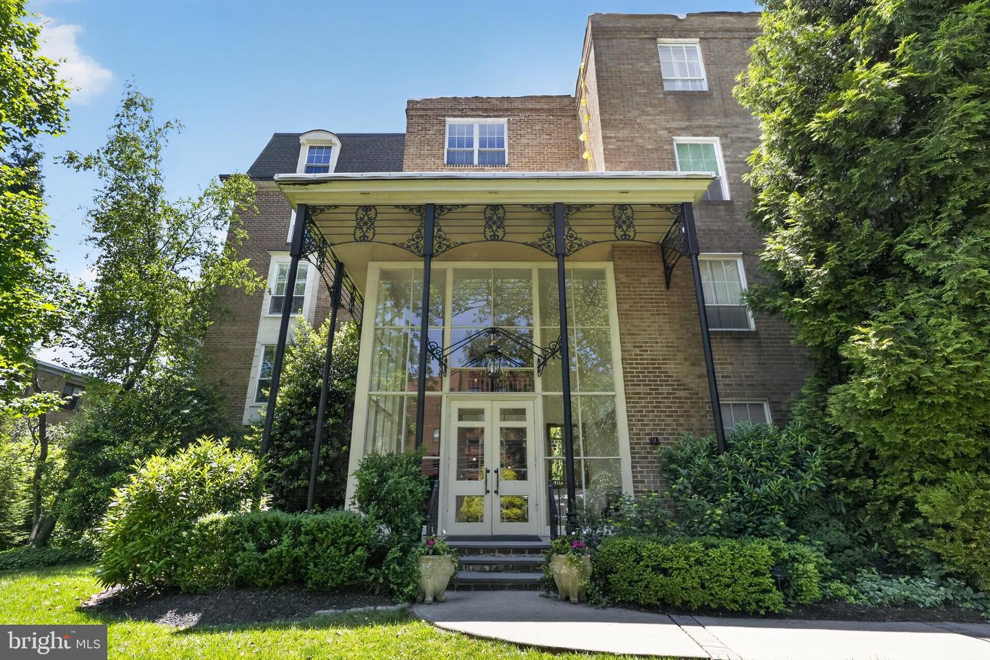 264 MONTGOMERY #202
