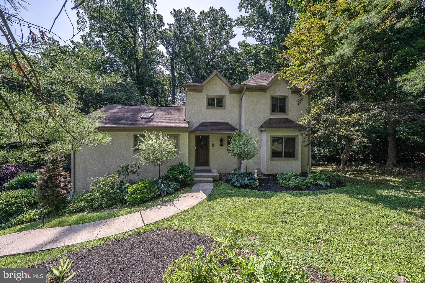 1551 Washington Ln Property Photo 1