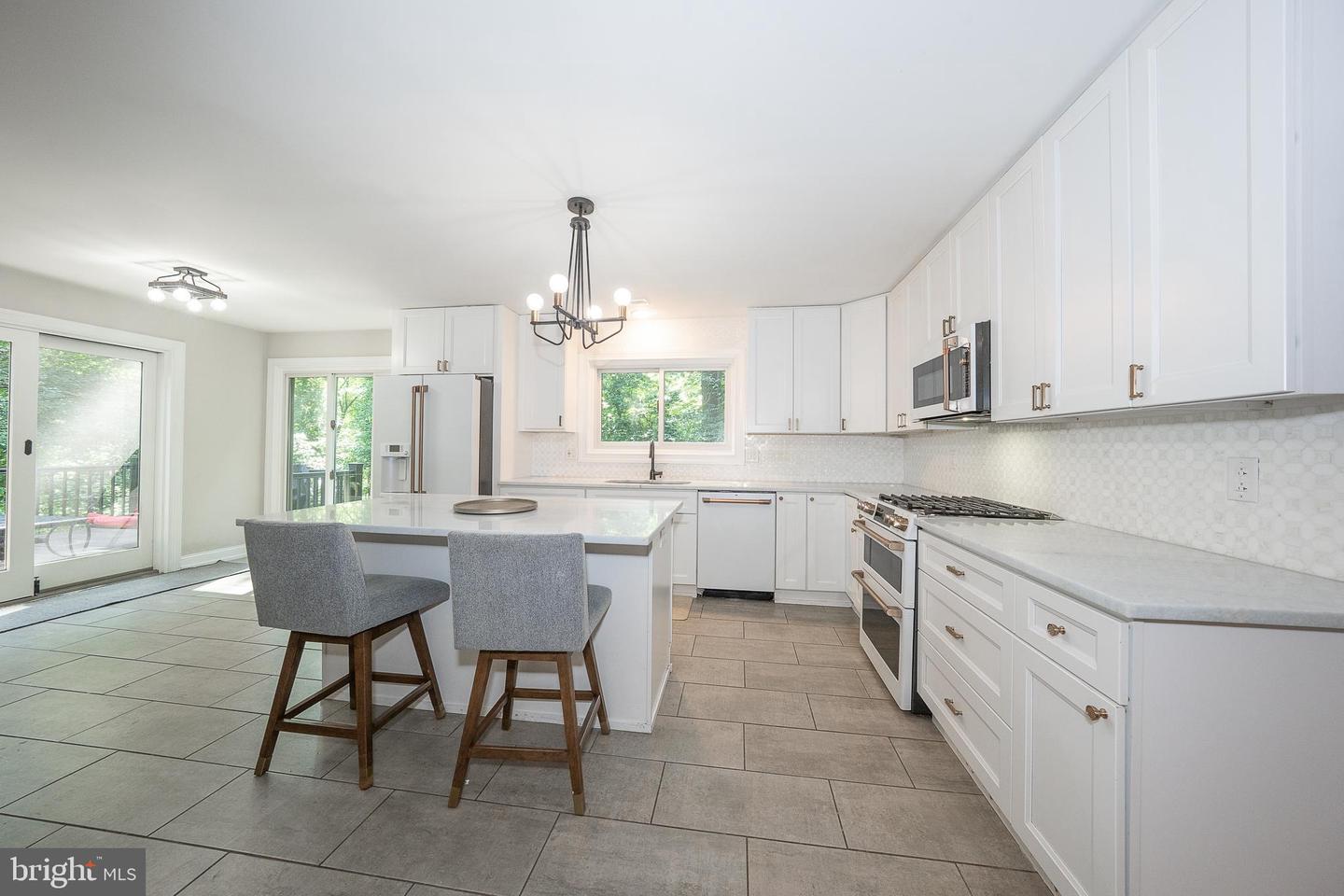 1551 Washington Ln Property Photo 10
