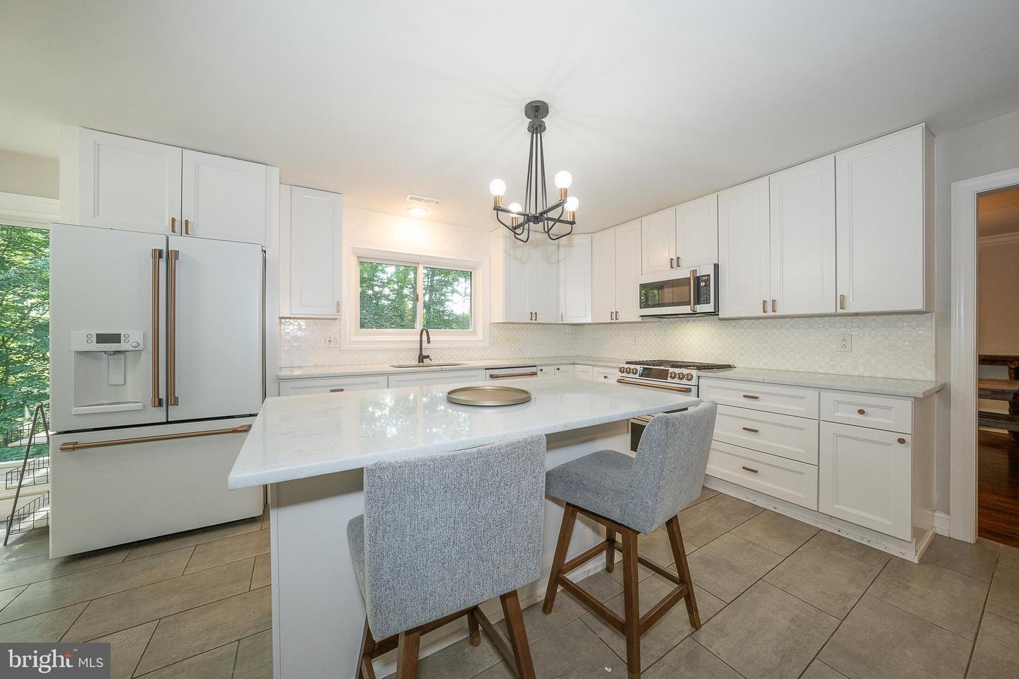 1551 Washington Ln Property Photo 13