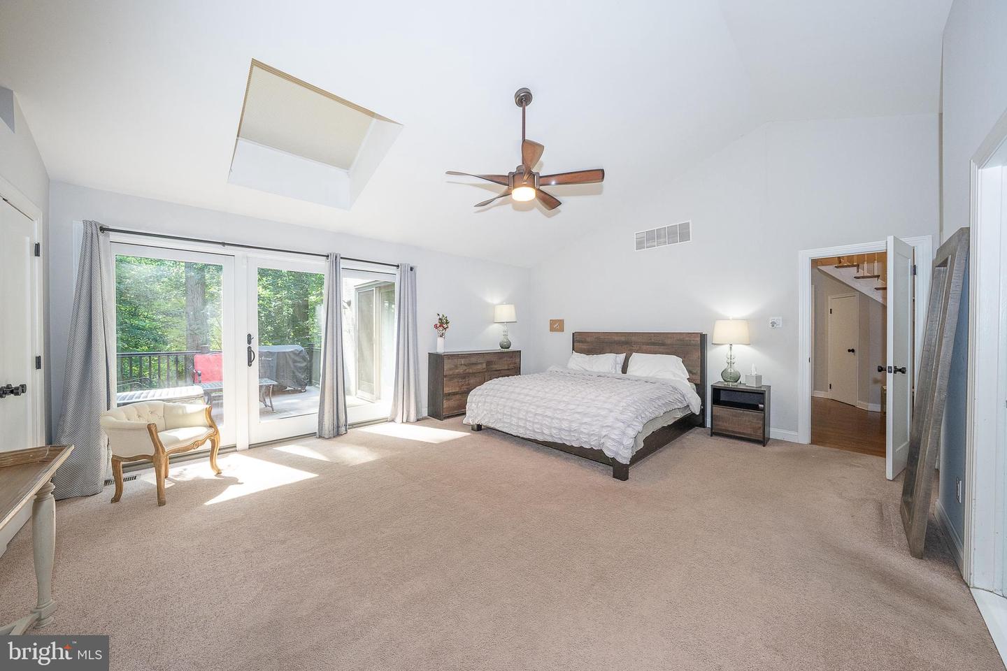 1551 Washington Ln Property Photo 17