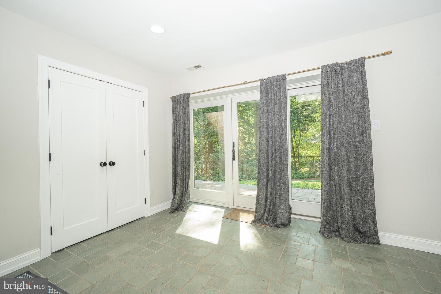 1551 Washington Ln Property Photo 40