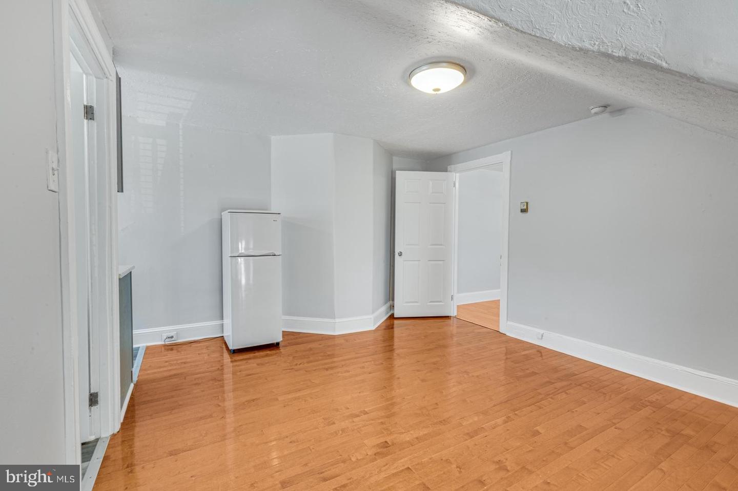 158 Montgomery Ave #3 Property Photo 4
