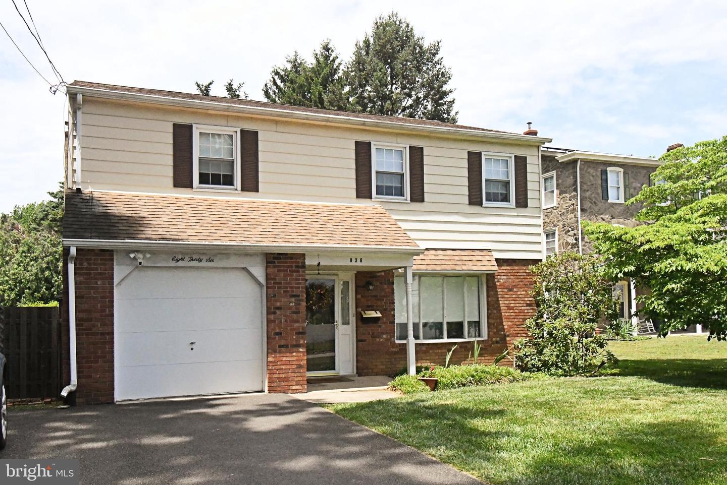 836 N CEDAR RD