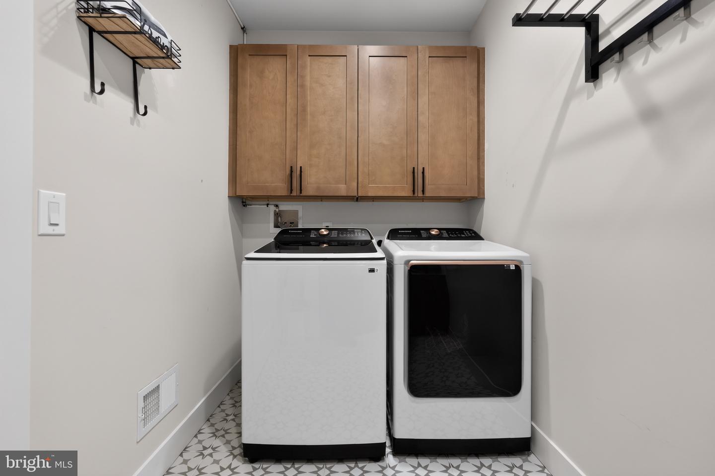 1100 Hewes St Property Photo 22