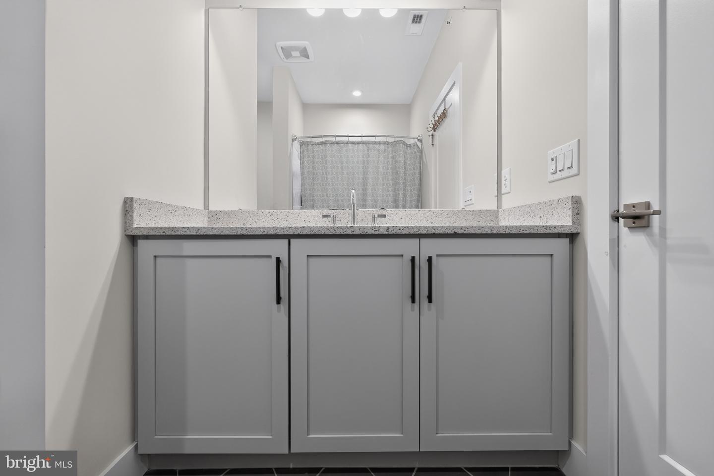 1100 Hewes St Property Photo 31