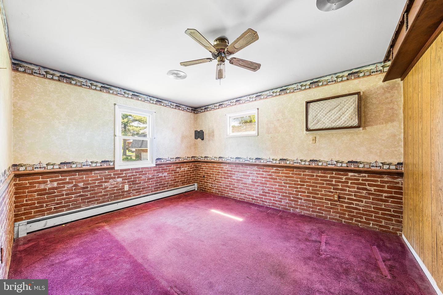 318 Washington St Property Photo 6