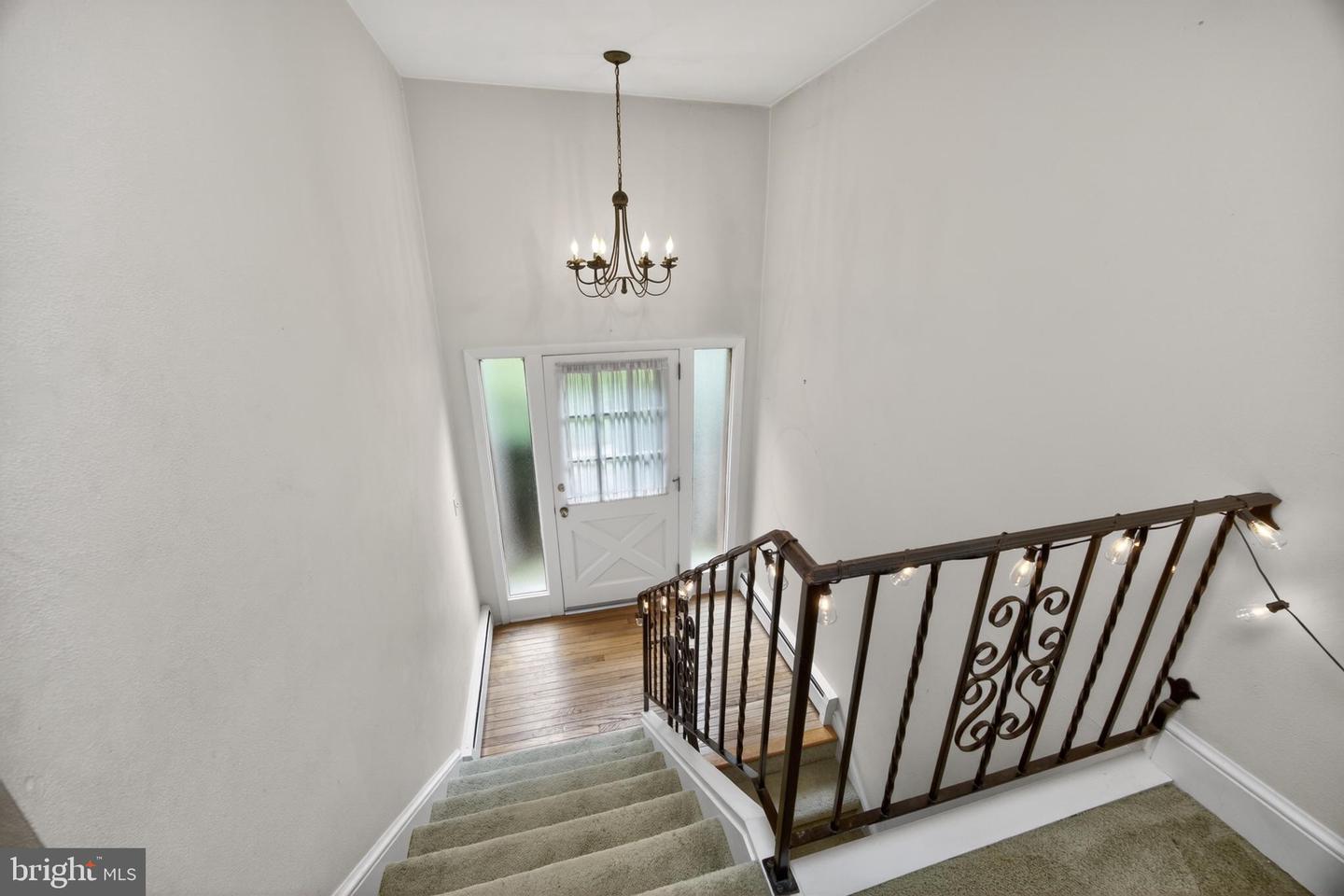 40 2nd St Property Photo 5
