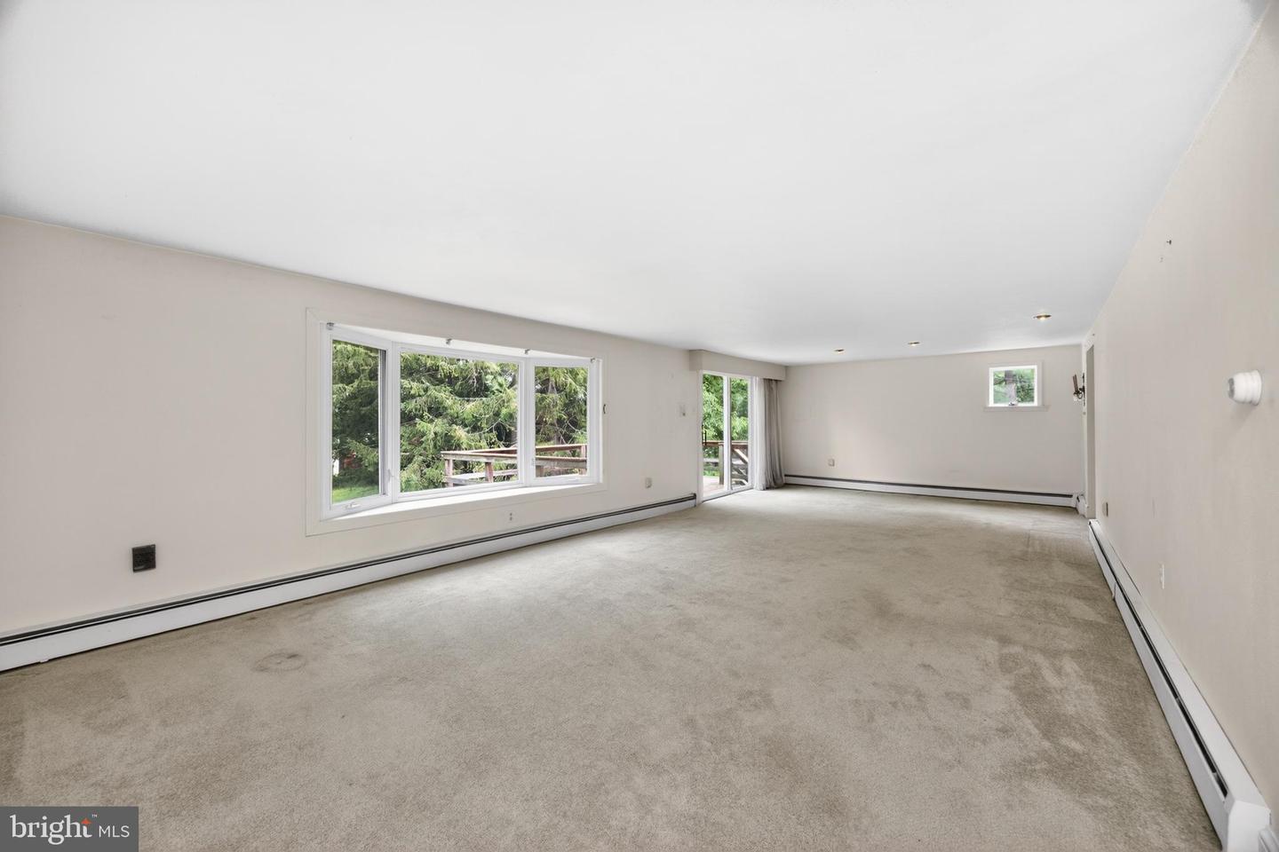 40 2nd St Property Photo 9