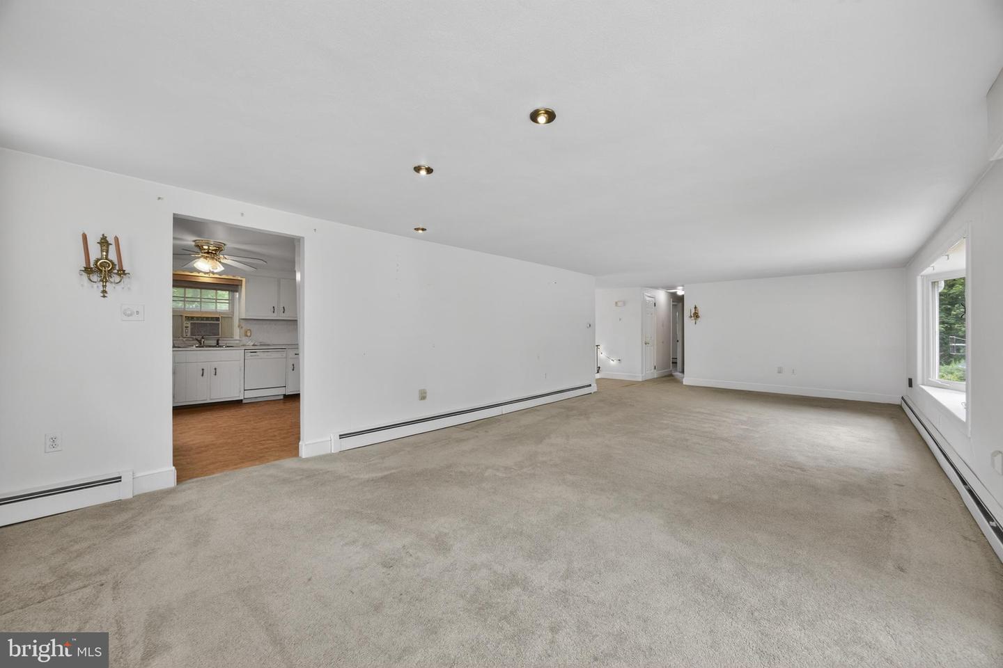 40 2nd St Property Photo 10