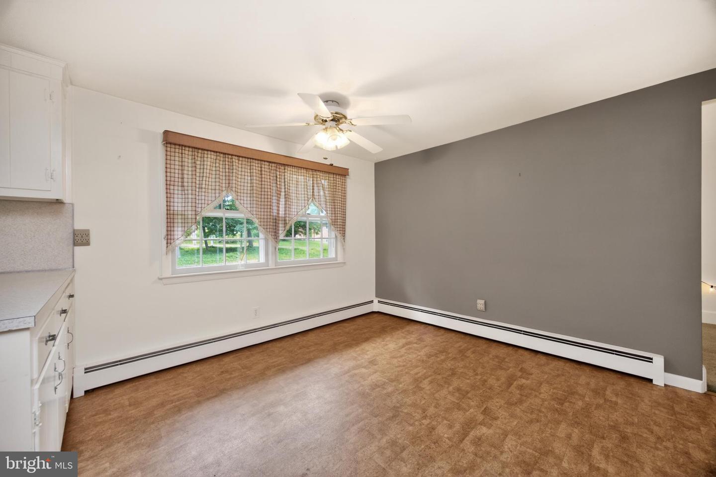 40 2nd St Property Photo 11