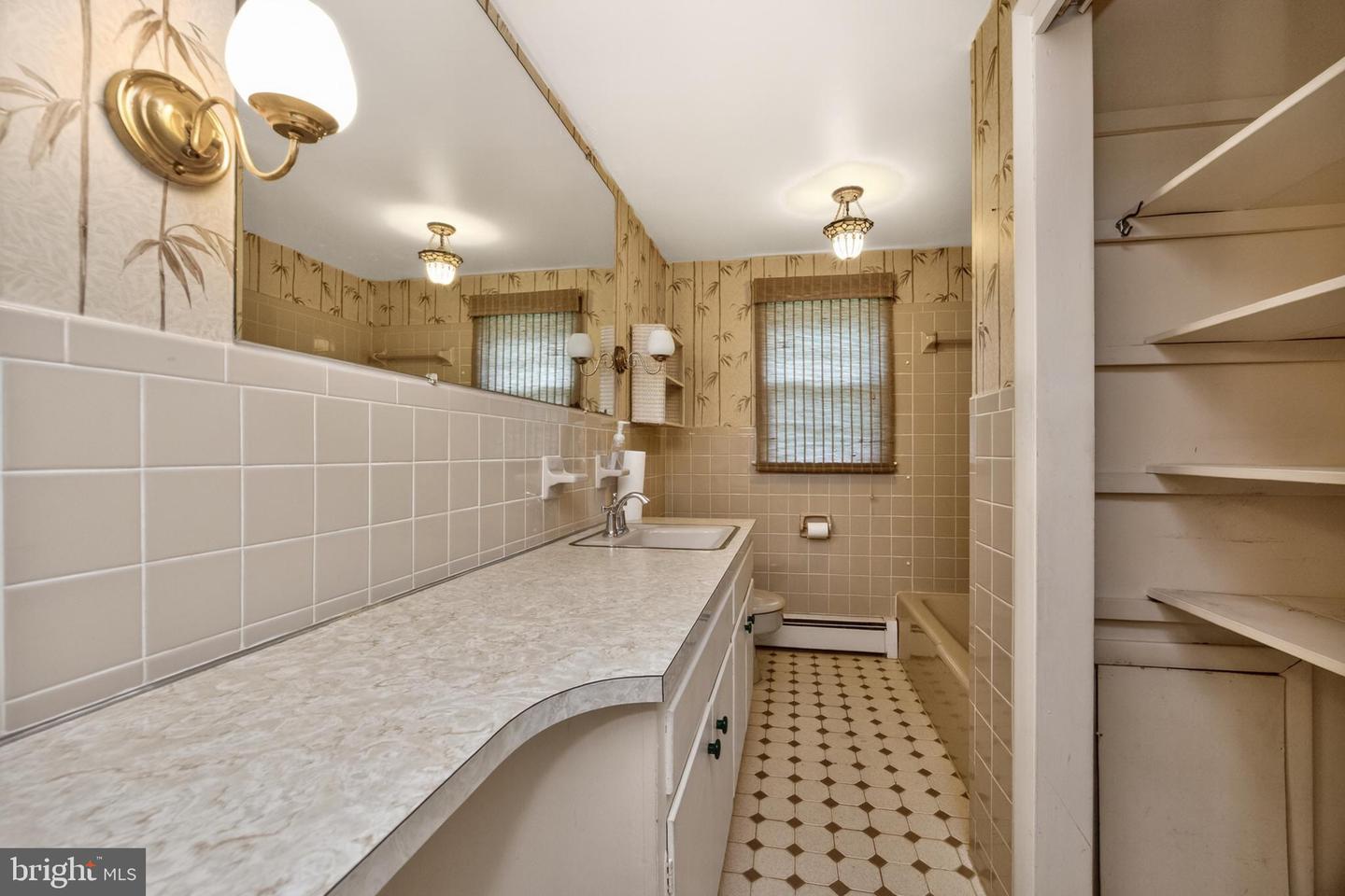 40 2nd St Property Photo 19