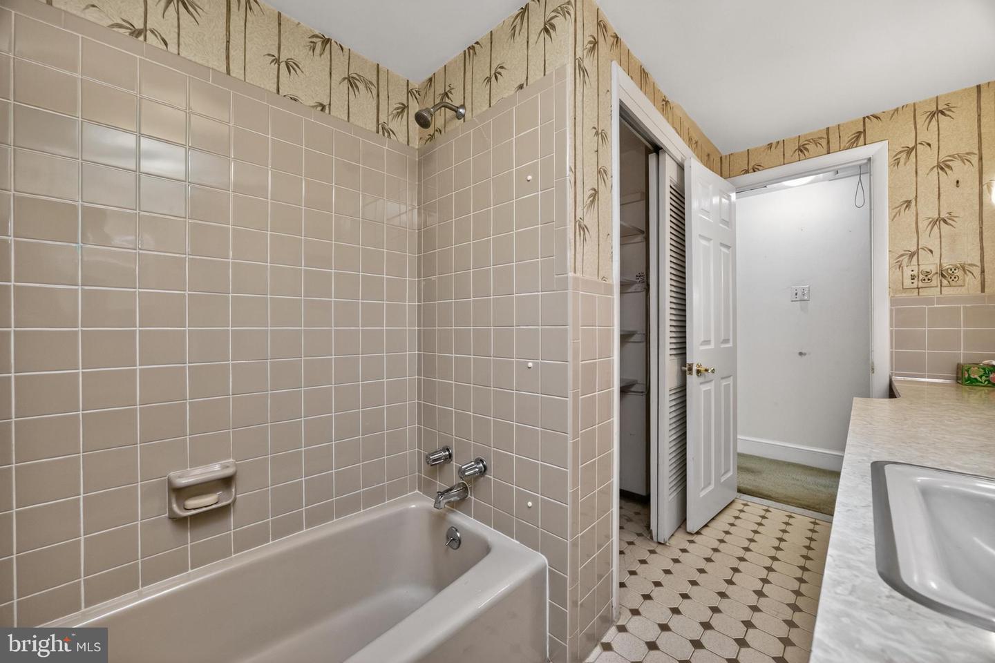 40 2nd St Property Photo 20