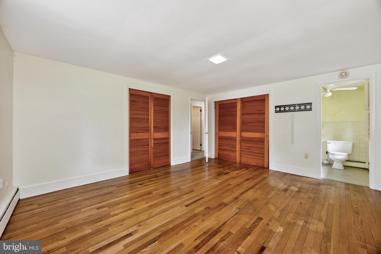 40 2nd St Property Photo 23