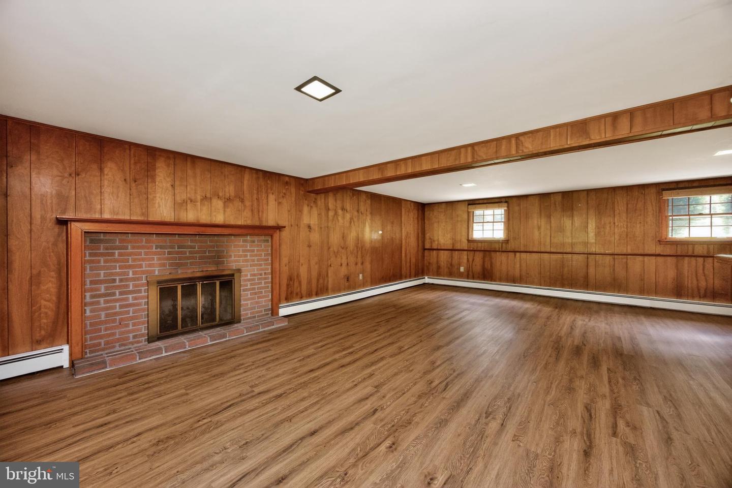 40 2nd St Property Photo 30