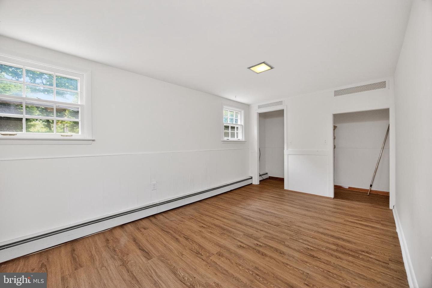 40 2nd St Property Photo 32