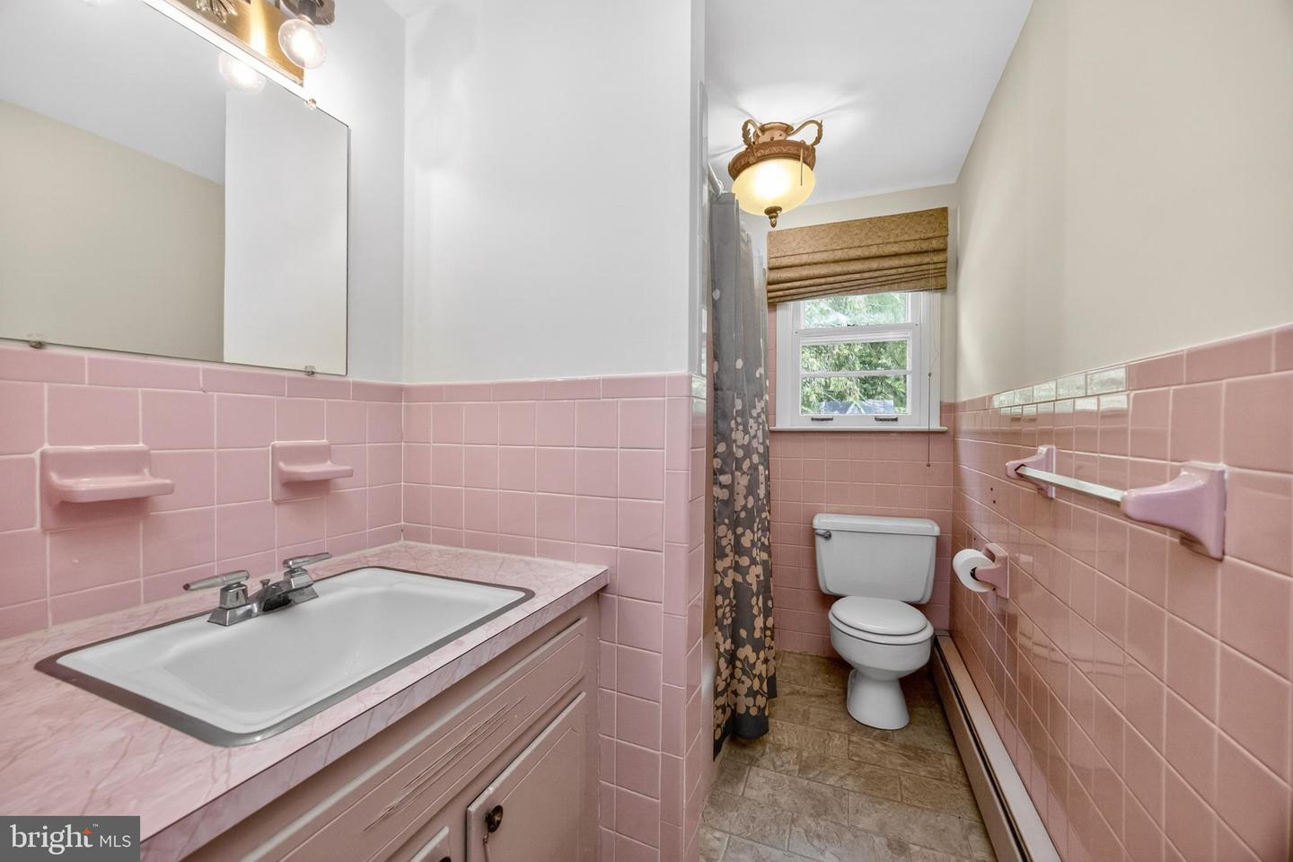 40 2nd St Property Photo 34