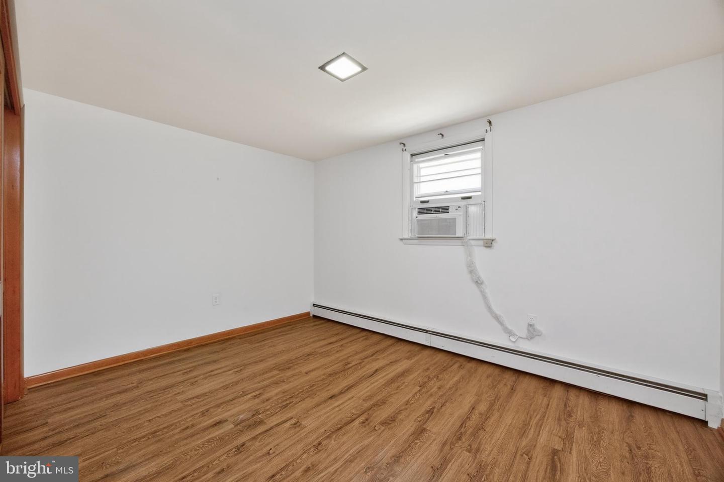 40 2nd St Property Photo 35