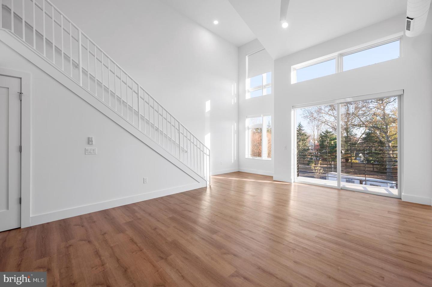 650 Montgomery Avenue #308 Property Photo 6