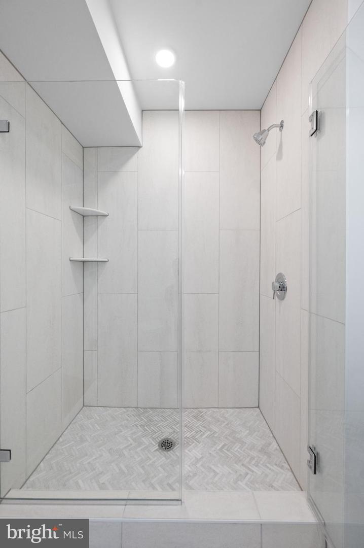 650 Montgomery Avenue #308 Property Photo 24