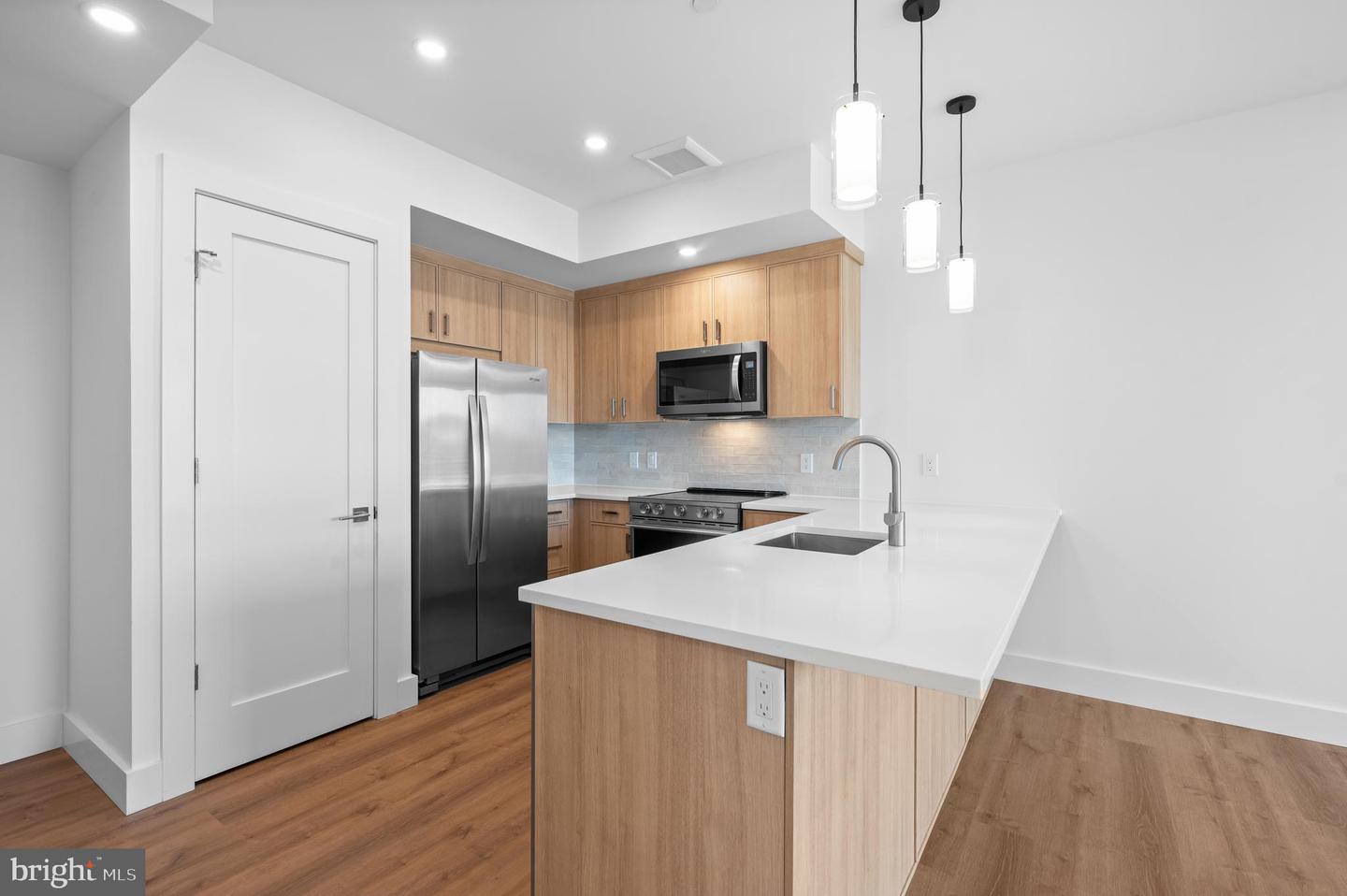 650 Montgomery Avenue #203 Property Photo 6
