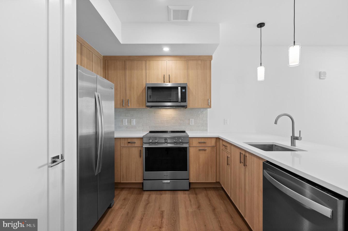 650 Montgomery Avenue #203 Property Photo 7