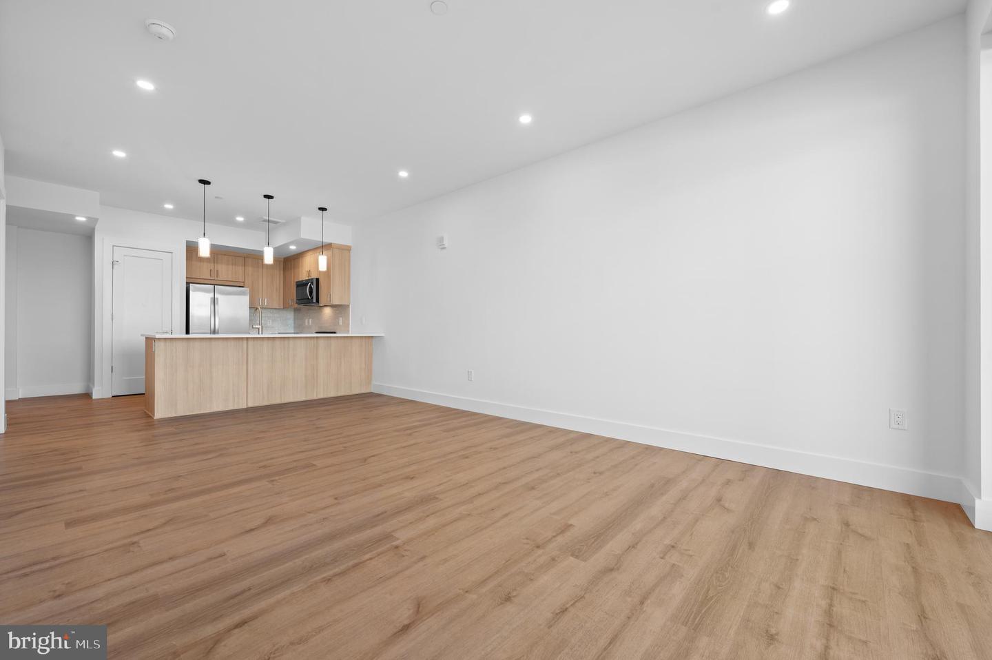650 Montgomery Avenue #203 Property Photo 10