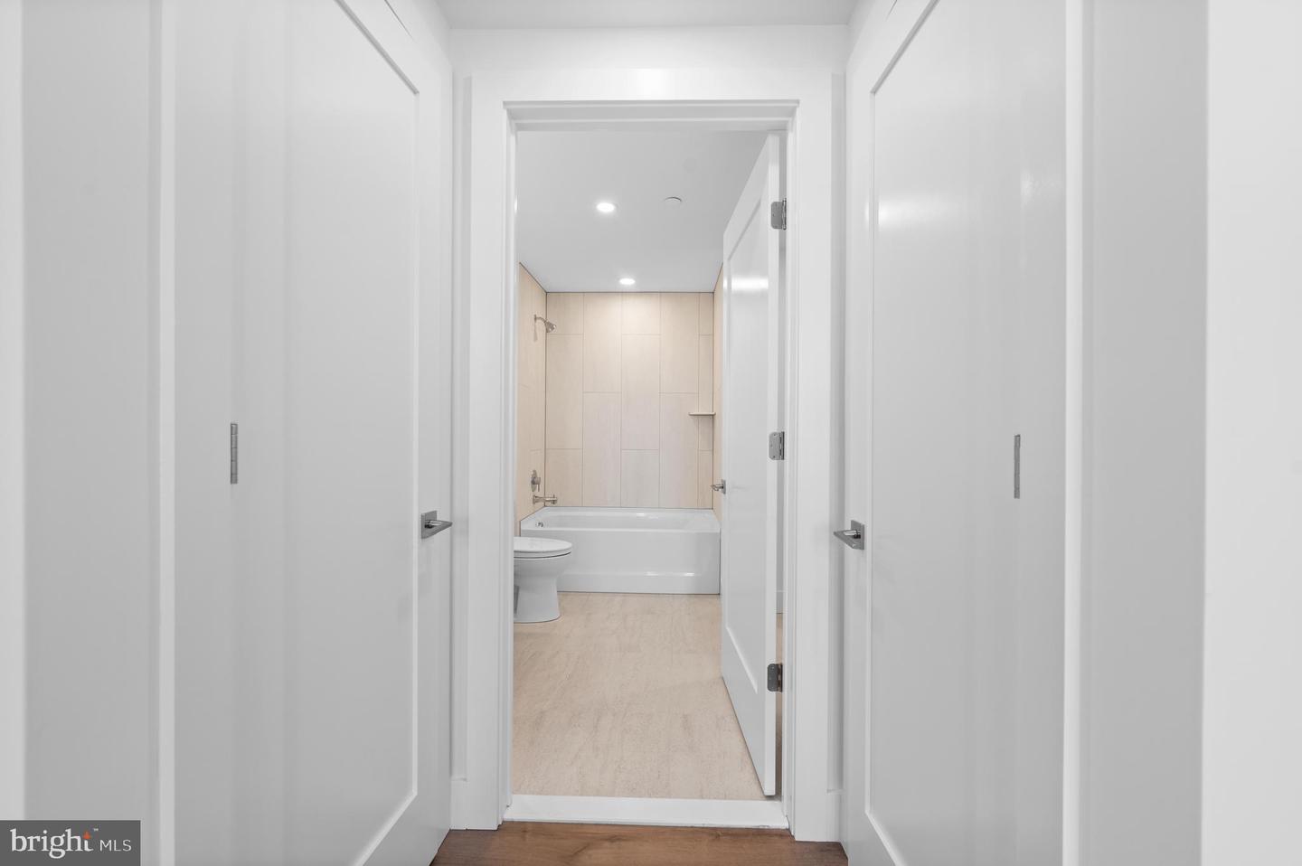650 Montgomery Avenue #203 Property Photo 14