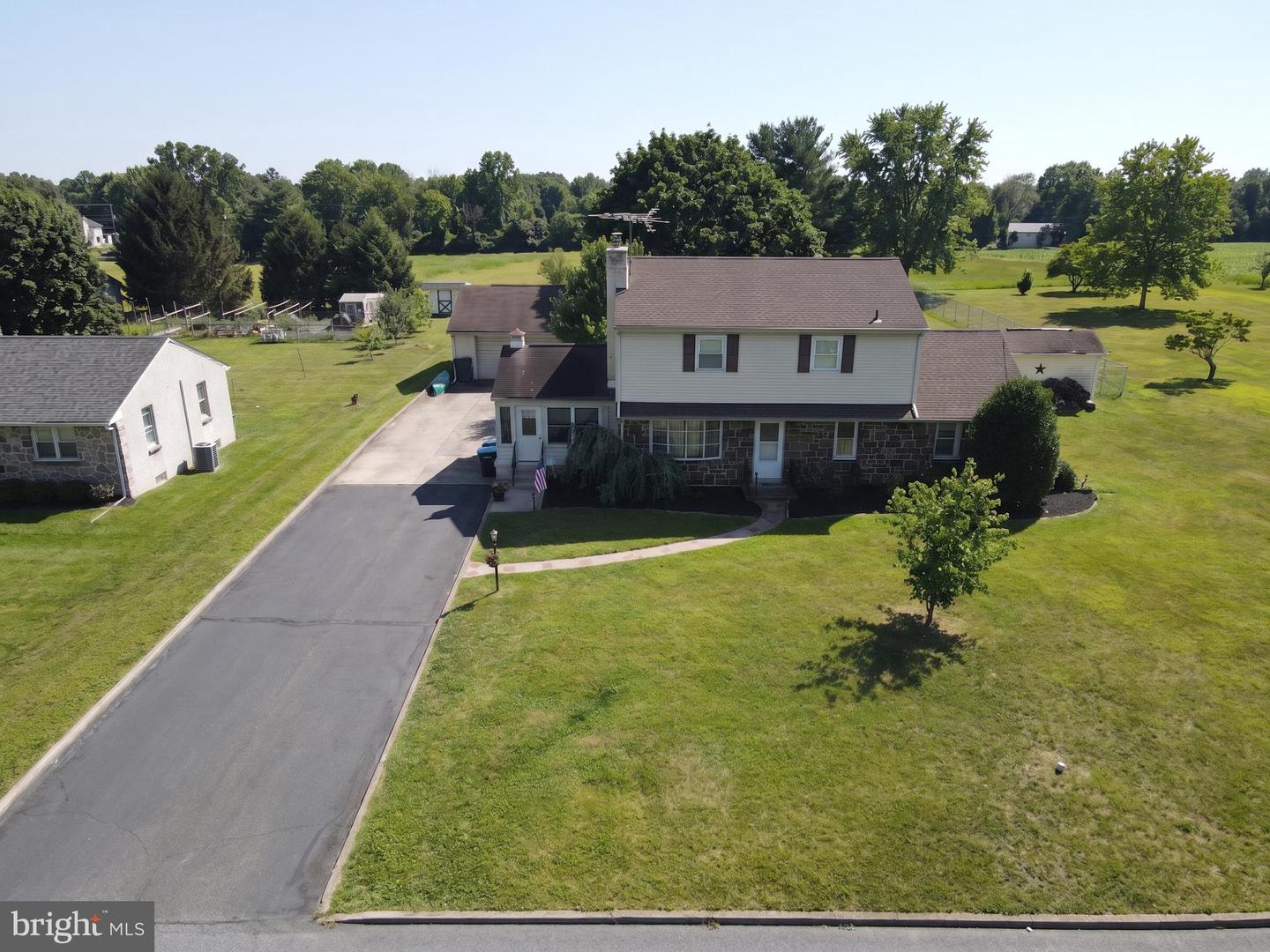 27 Oak Ln Property Photo 20