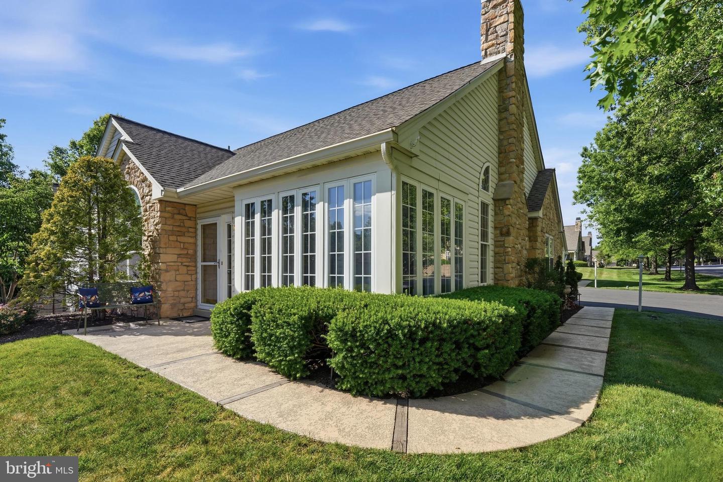 185 Lions Gate Cir Property Photo 1
