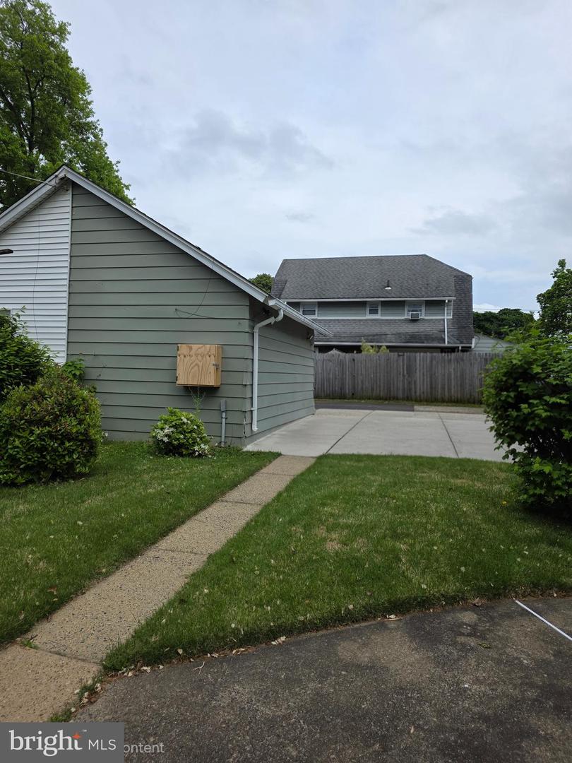 803 Ashbourne Rd Property Photo 3