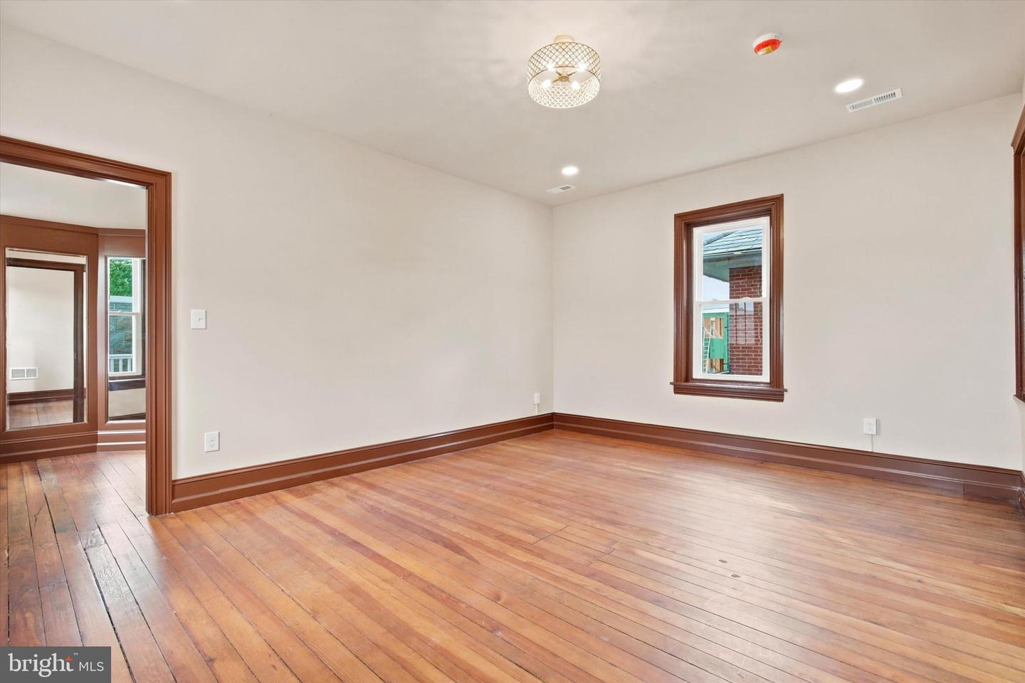 1040 E High St Property Photo 15