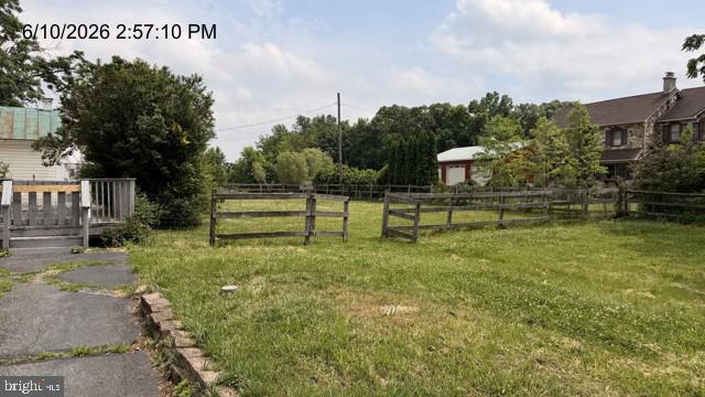 2060 Adams Rd Property Photo 2