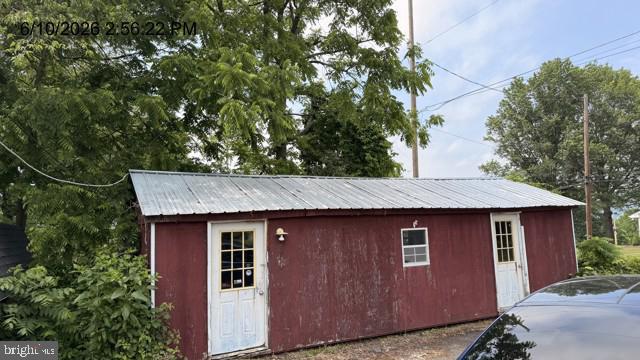 2060 Adams Rd Property Photo 6