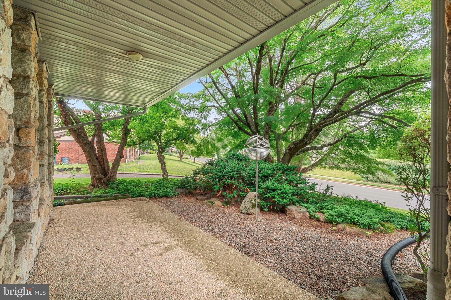 3809 Midvale Ln Property Photo 9