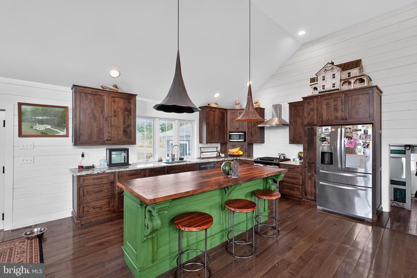 18 Kratz Property Photo 15