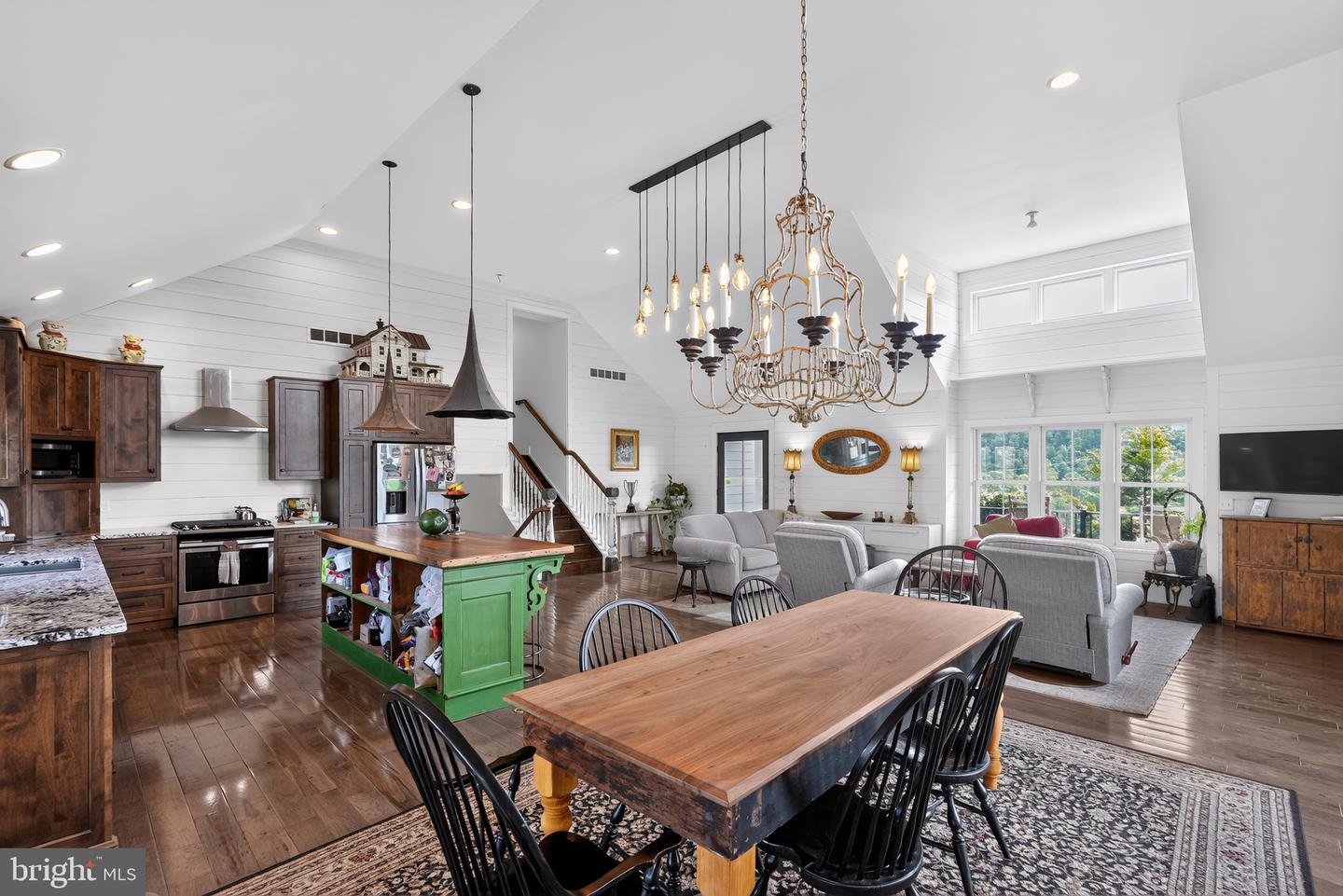18 Kratz Property Photo 16