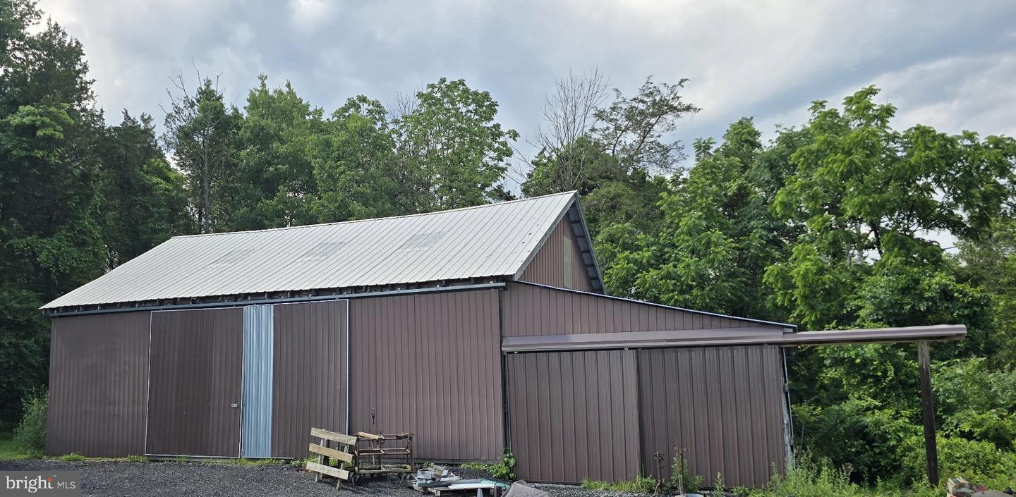 18 Kratz Property Photo 38