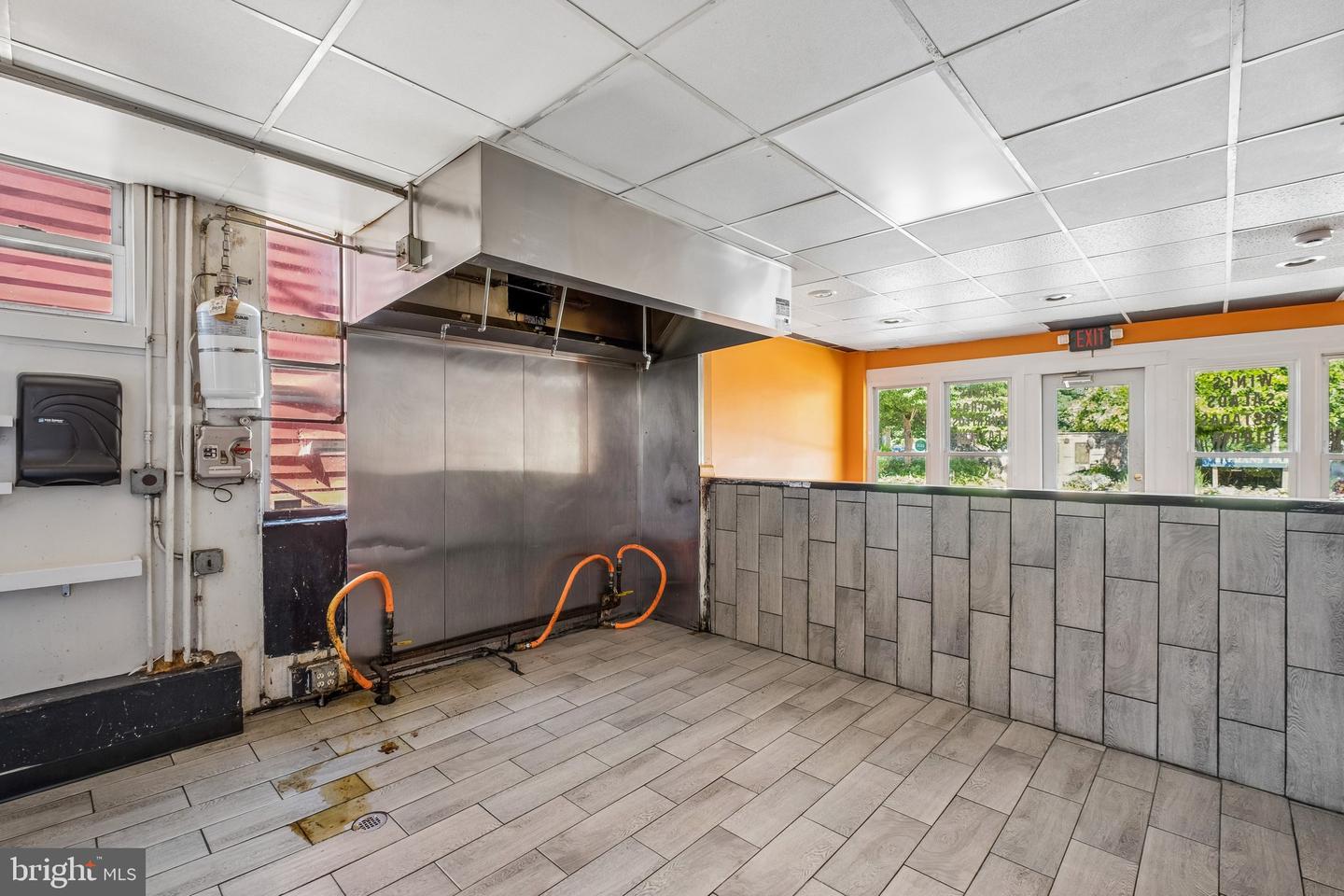 918 E Willow Grove Ave # Property Photo 7