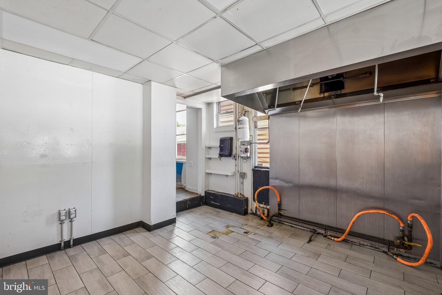 918 E Willow Grove Ave # Property Photo 8