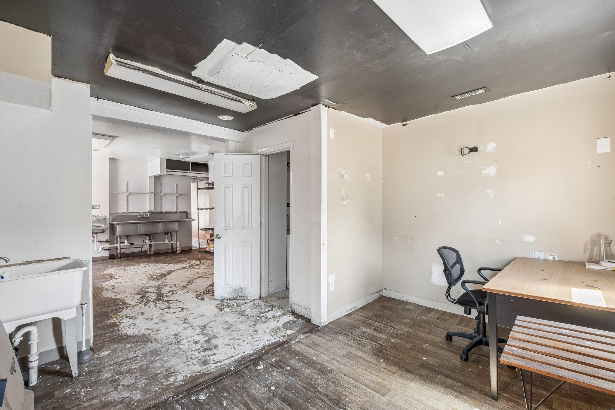 918 E Willow Grove Ave # Property Photo 12