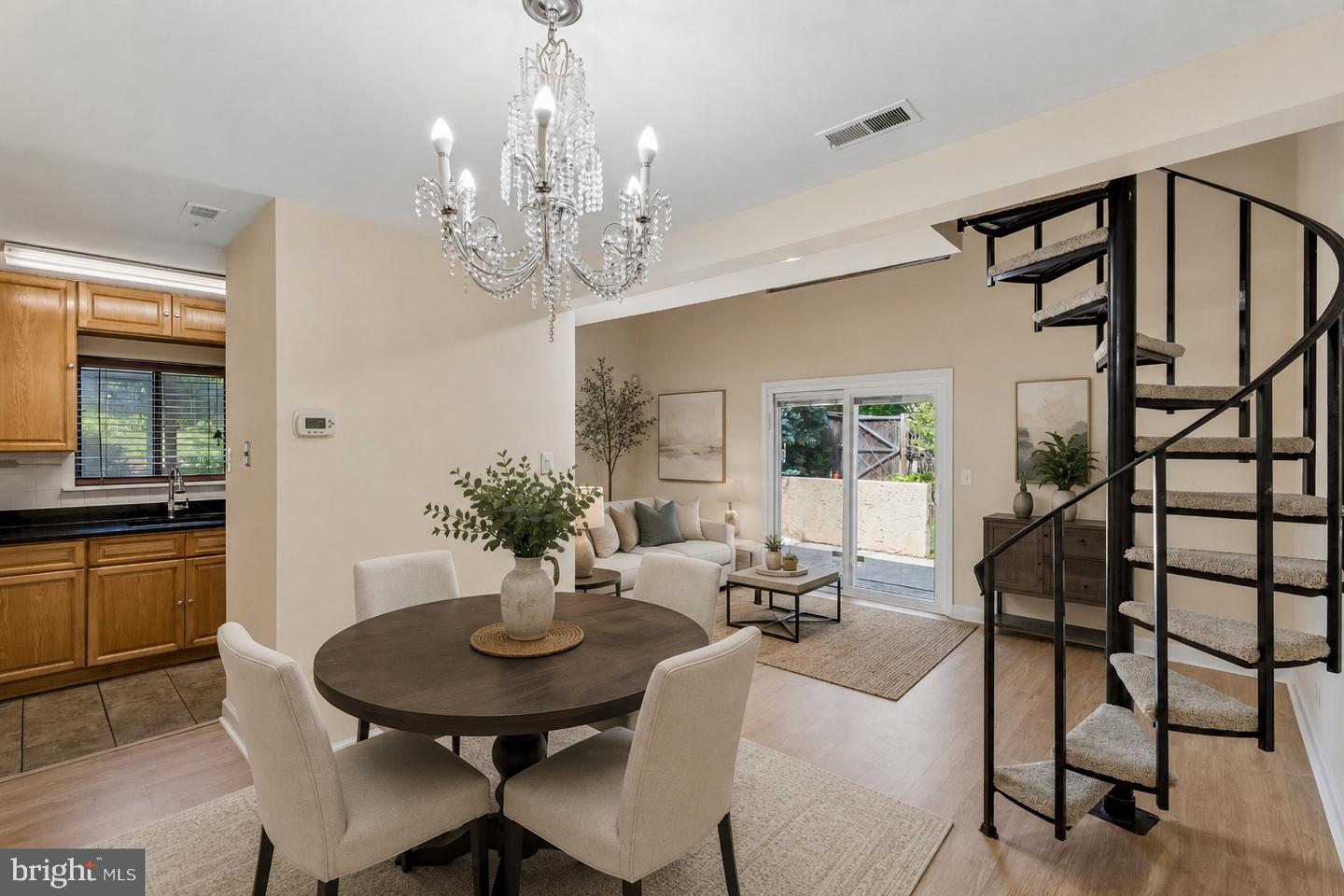 20 Montgomery Ave #d Property Photo 1
