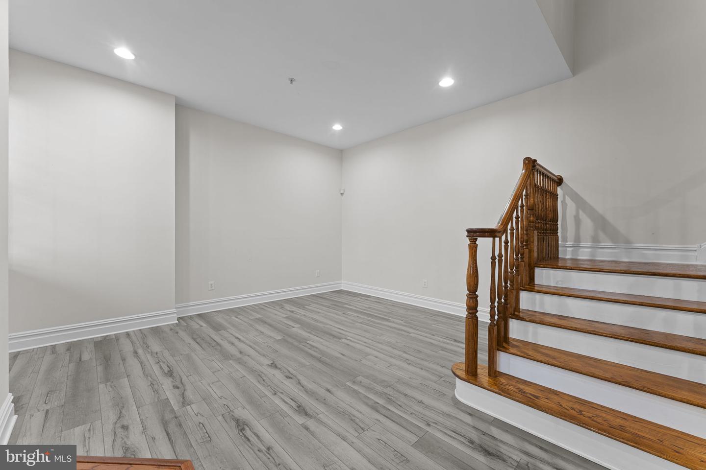 25 Breyer Ct #25-e Property Photo 13
