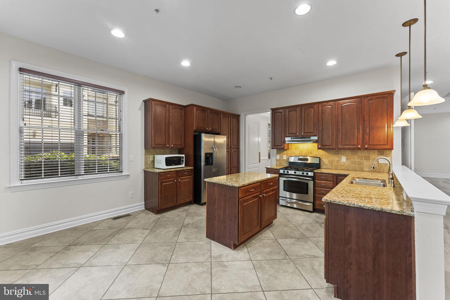 25 Breyer Ct #25-e Property Photo 22